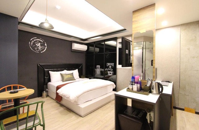 Line Motel