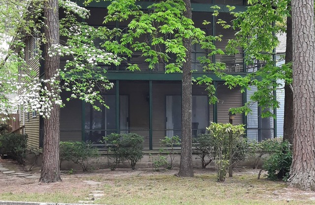LINENS INCLUDED! ENOUGH ROOM FOR THE WHOLE FAMILY! RENT TODAY!