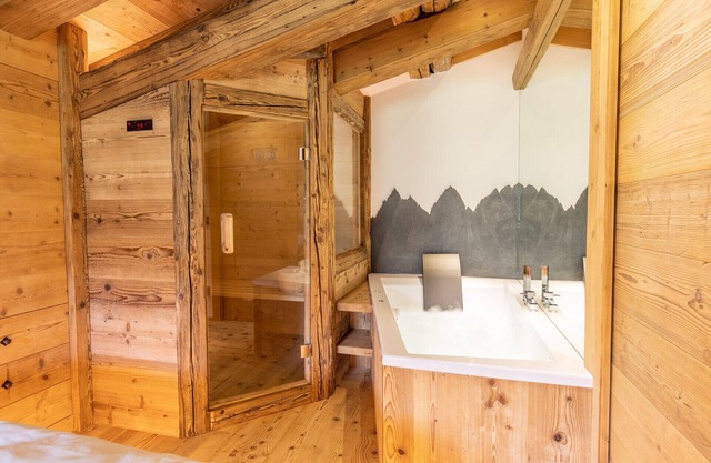 Lino Deluxe Suite with Wellness