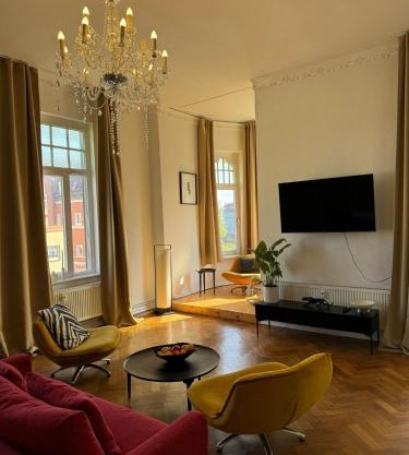 Lio Suite Design Apartment Balkon Netflix