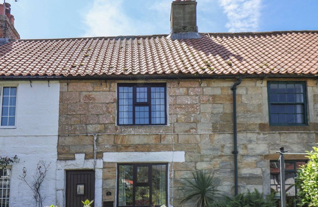 LION COTTAGE, family friendly, with a garden in Hinderwell