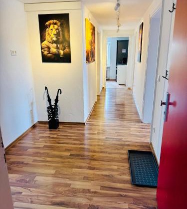 Lion Flat 2 Zimmer Wohnung in Vohburg mit Büro