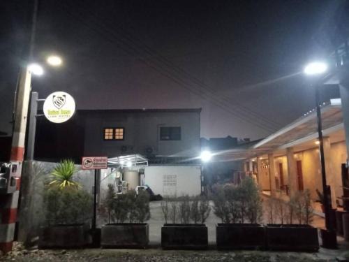 Lion hotel chumphon