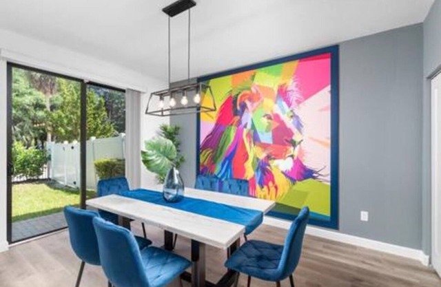 Lion's Den: Luxurious 2/2.5 Resort Townhouse