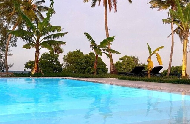 Lions Villa Zanzibar with private pool - LUXURY ON THE SEASIDE