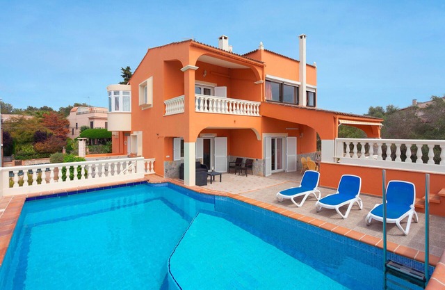 Lirica - with private swimming pool