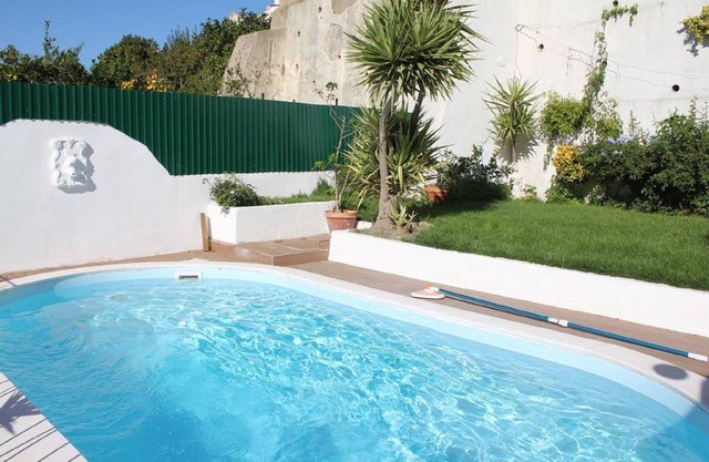 Lisbon Apartment with Private Pool