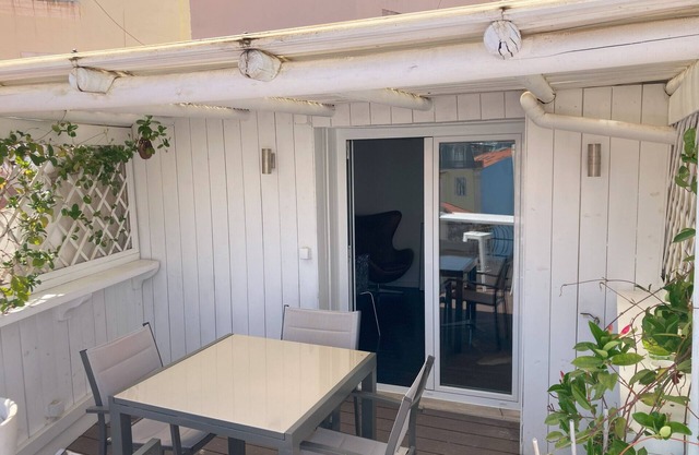 Lisbon, Fabulous T2 apartment w/balcony in Rossio, Lisbon
