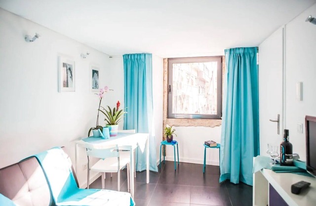 Lisbon Windmill Apartments (Blue)nGround floor apartment near the city center