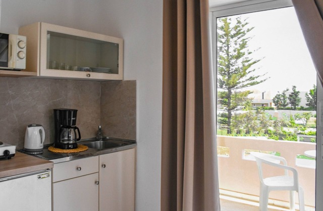 Litinas Apt with pool & balcony with sea view