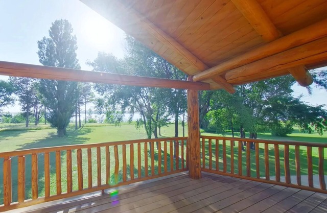 Little Beaver Cabin -Rustic Riverfront Retreat near Linton, 1 hour from Bismarck