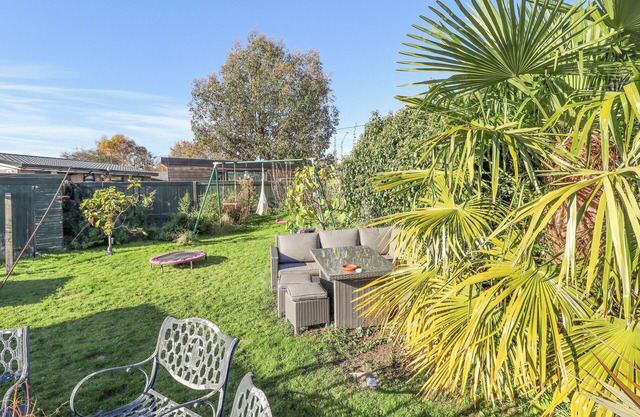 LITTLE EDEN BY THE SEA, pet friendly in Humberston, Lincolnshire