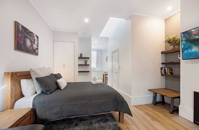 Little Hopwood Apartment 2