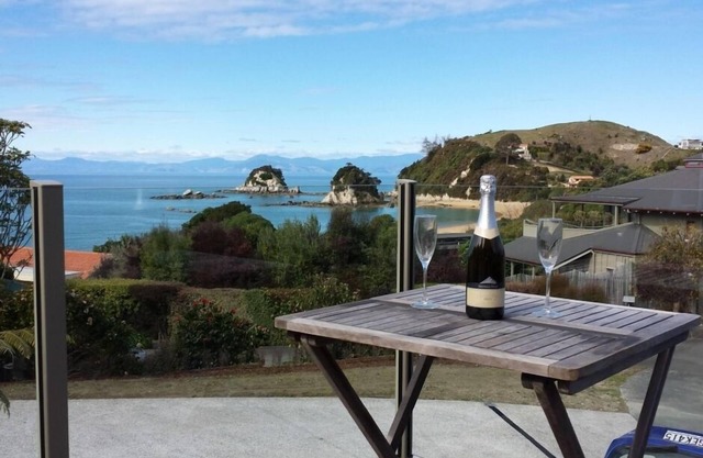 Little Kaiteriteri Rose's bach -3min walk to beach