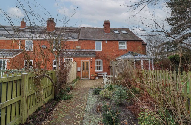 LITTLE NOO, family friendly, with open fire in Gloucester
