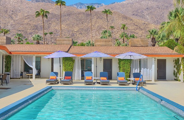 Little Paradise Hotel