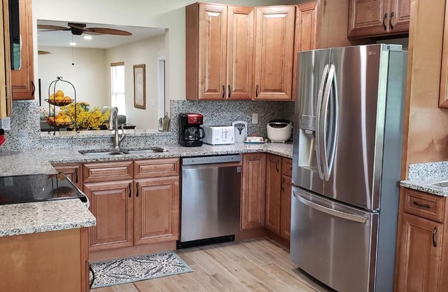 Little Ridge Ranch-East House Quiet Country Getaway-Pet Friendly!