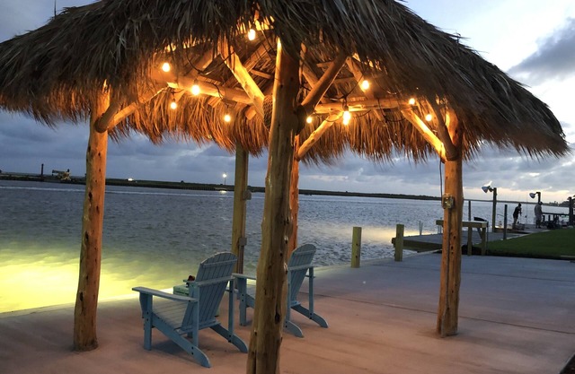 “Little Salt” GREAT LOCATION on intercoastal! Catch fish from backyard