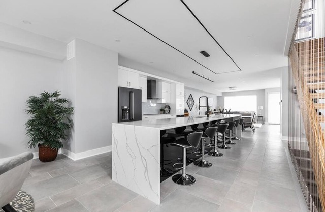 Live in Luxury Stunning Fountain Square Home