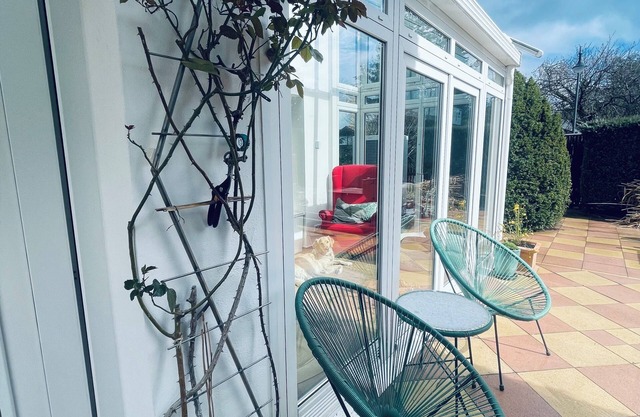 Live in Munich south, minutes from Lake Starnberg.