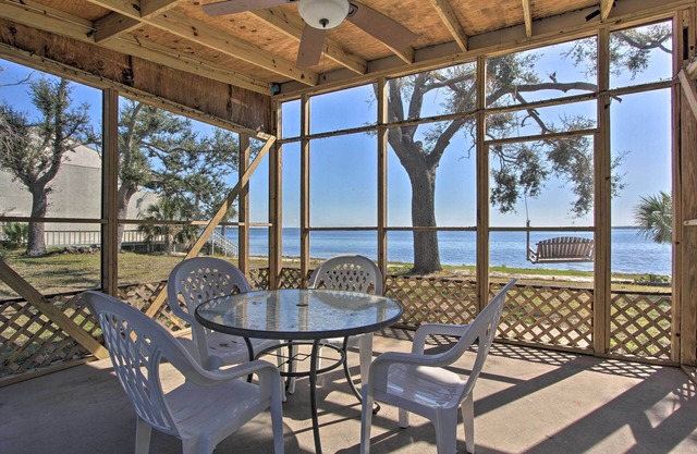Live Like a Local - Bayfront Panama City Home
