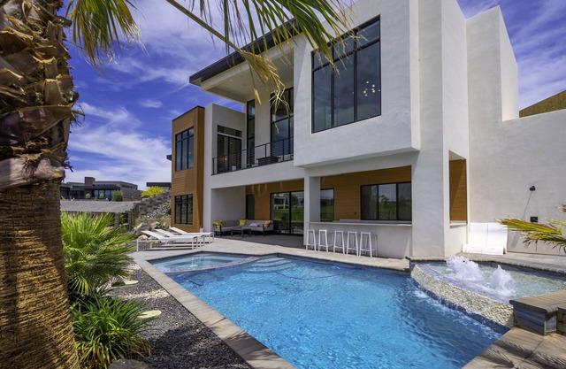 Live Luxurious at Zion's Desert