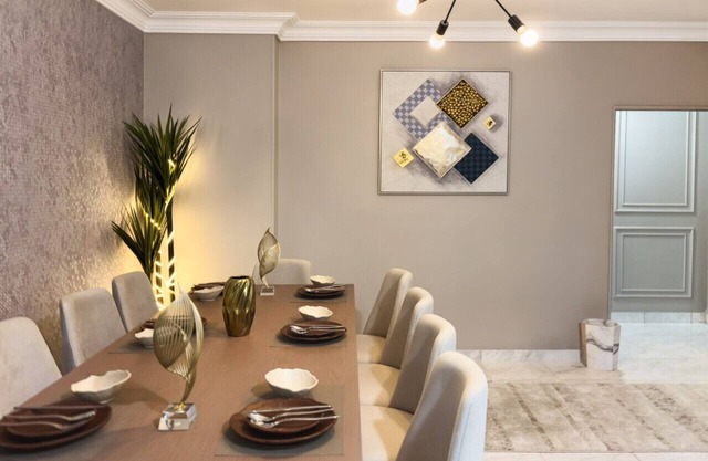 Live the buzz of Cairo with comfort & convenience