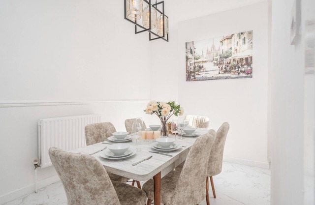 Liverpool Luxe Retreat close to Everton Stadium