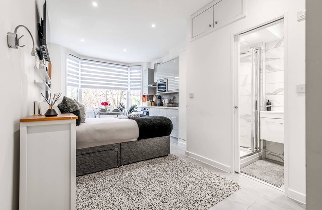 Livestay Studio Retreat for 2 in Central Harrow*1