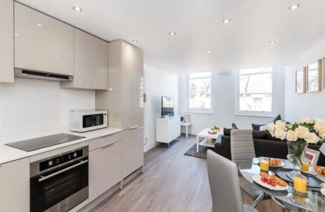 Livestay Stunning 2 bed apartment in Stratford