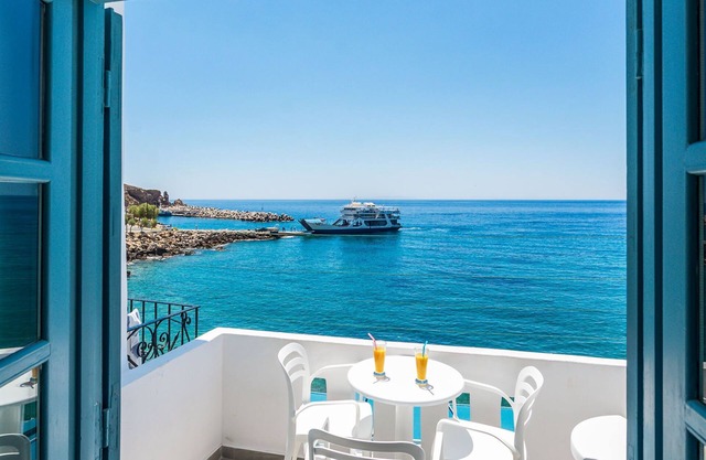 Livikon by the Sea