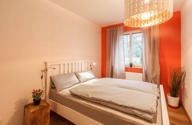 Living at the Ringpark - modern apartment on the banks of the Main with a view of the fortress/Käppele