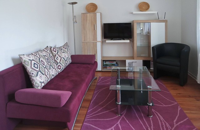 Living between forest and meadows, quiet, cozy, close to town and Celle close