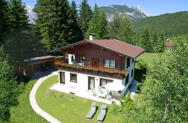 Living unit first floor approx. 70sqm terrace, garden, sunbathing lawn, near ski lift & cross-country ski trail
