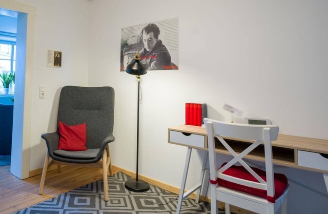 "Living with books" - vacation apartments Losheim am See, town center