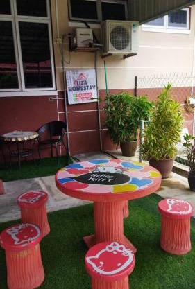 Liza Homestay