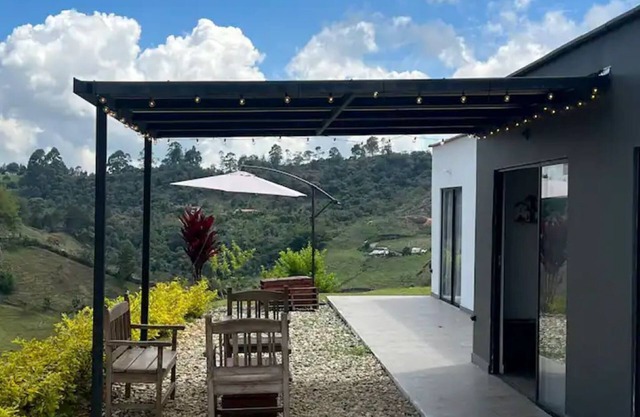 LK| Villa Amore Luxury and Nature with Spectacular Views of Guatapé and El Peñol