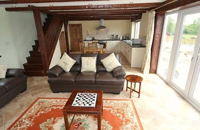Llanelen Farm, Sleeps 4