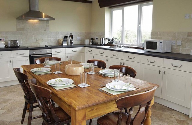 Llanelen Farm, Sleeps 6