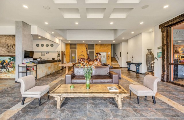Llanogrande Loft in a Hotel near Jardines Mall