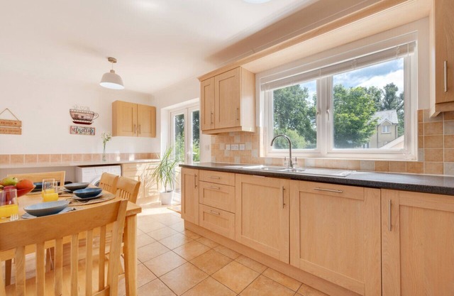 Llety-Cariad - Two Bedroom House, Sleeps 5