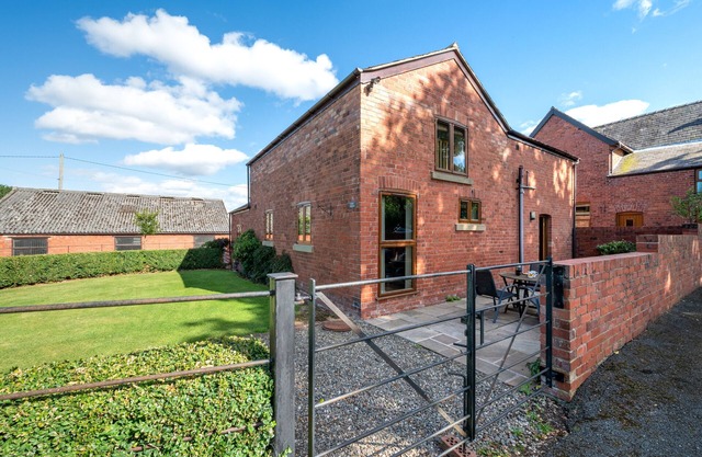 Llety'r Dderwen - Two Bedroom House, Sleeps 4