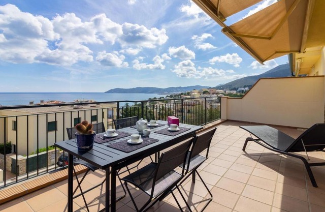 LLEVANTINA 36 - Ático con gran terraza y vistas al mar en Llançà. - ES-228-66