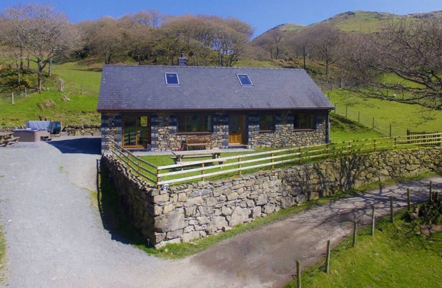 Llidiart y Llyn in the beautiful Tywyn