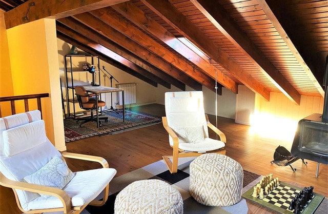 LLIVIA VIII - Four Bedroom House, Sleeps 8