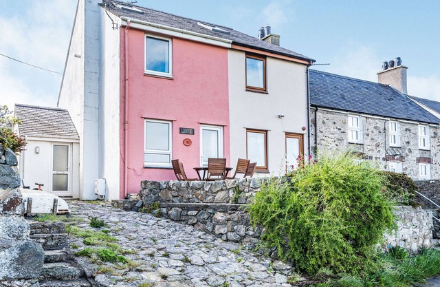 LLONYDD, pet friendly, country holiday cottage in Aberffraw