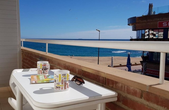 LLORET CENTER F2 2 PERS WITH SIDE VIEW SEA 2 MIN FROM THE BEACH
