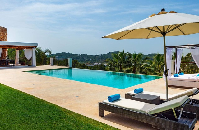LLOSAS DE DALT (CAN) Villa. Ibiza. Spectacular house near Las Dalias street market