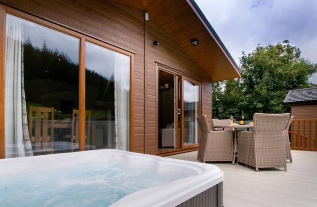 Llyn Brenig Lodge - Two Bedroom House, Sleeps 4