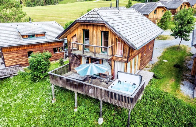 Lovely holiday home with whirlpool and sauna